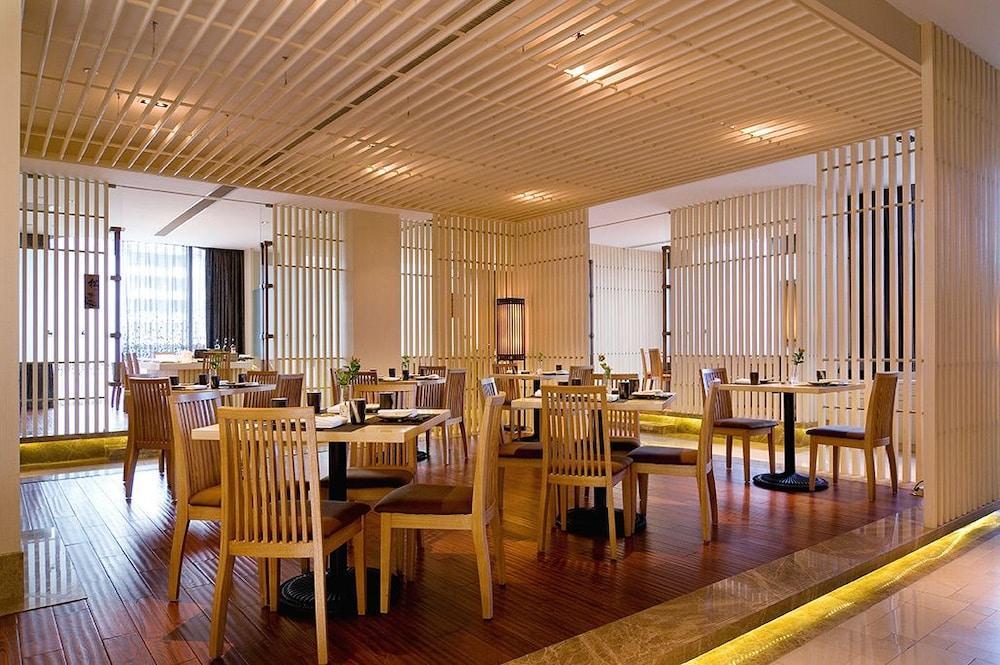 Marco Polo Jin Jiang Hotel Csincsiang Kültér fotó