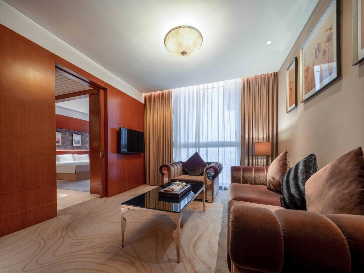 Marco Polo Jin Jiang Hotel Csincsiang Kültér fotó